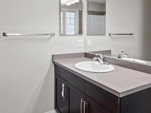 2410 Cassidy Way, Edmonton, AB - Indoor Photo Showing Bathroom