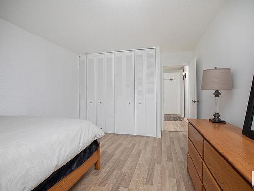 307 11307 99 Avenue, Edmonton, AB - Indoor Photo Showing Bedroom