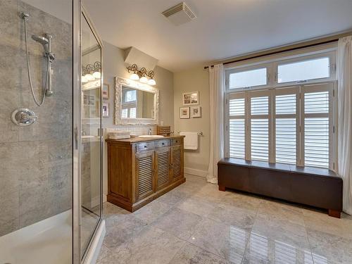 10841 128 Street, Edmonton, AB - Indoor Photo Showing Bathroom