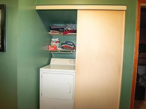 9251 172 Street, Edmonton, AB - Indoor Photo Showing Laundry Room