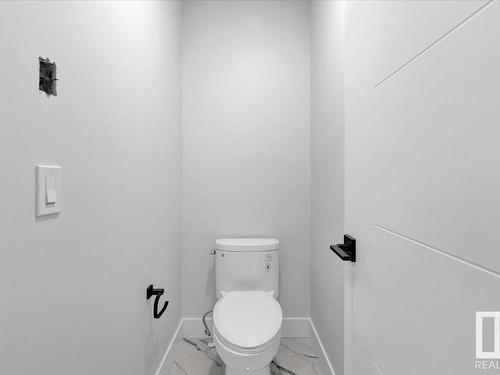 80 Deer Meadow, Fort Saskatchewan, AB - Indoor Photo Showing Bathroom