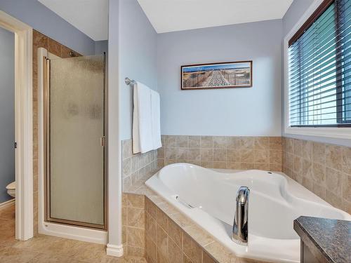 1409 37A Avenue, Edmonton, AB - Indoor Photo Showing Bathroom