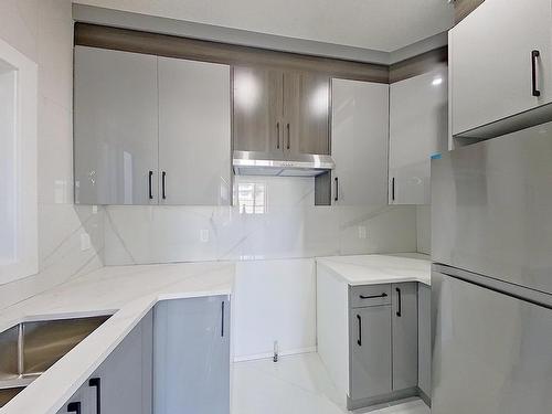 1735 18 Street, Edmonton, AB - Indoor Photo Showing Kitchen