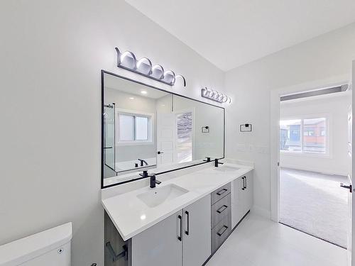 1735 18 Street, Edmonton, AB - Indoor Photo Showing Bathroom