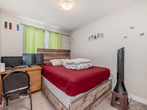 78 Tonewood Boulevard, Spruce Grove, AB - Indoor Photo Showing Bedroom