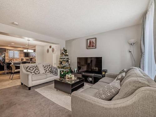 78 Tonewood Boulevard, Spruce Grove, AB - Indoor Photo Showing Living Room