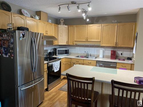 16219 93 Street, Edmonton, AB - Indoor Photo Showing Kitchen With Stainless Steel Kitchen With Double Sink