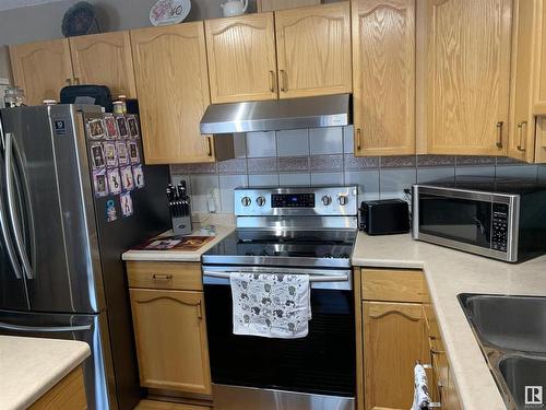 16219 93 Street, Edmonton, AB - Indoor Photo Showing Kitchen With Double Sink