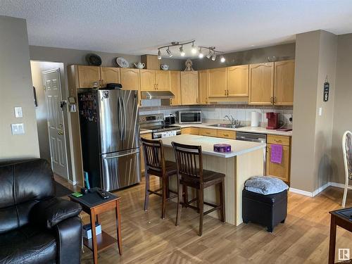 16219 93 Street, Edmonton, AB - Indoor Photo Showing Kitchen With Double Sink