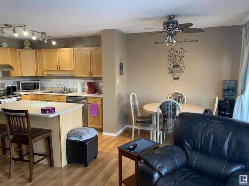 16219 93 Street, Edmonton, AB - Indoor Photo Showing Kitchen