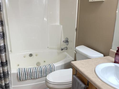 16219 93 Street, Edmonton, AB - Indoor Photo Showing Bathroom