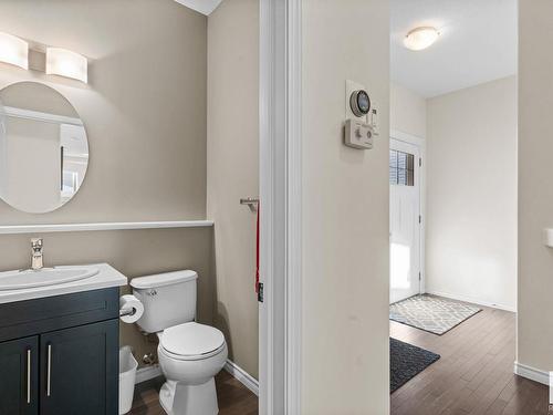 3371 Cutler Crescent, Edmonton, AB - Indoor Photo Showing Bathroom