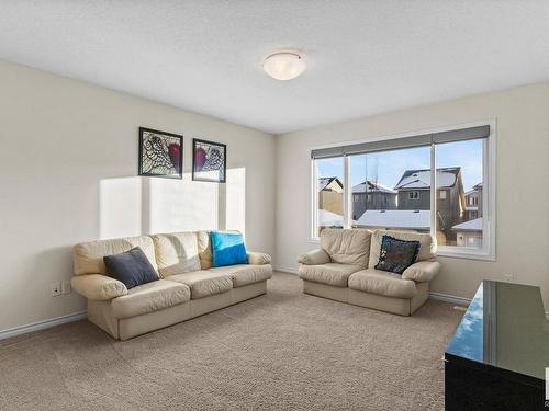 3371 Cutler Crescent, Edmonton, AB - Indoor Photo Showing Living Room