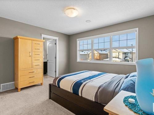 3371 Cutler Crescent, Edmonton, AB - Indoor Photo Showing Bedroom