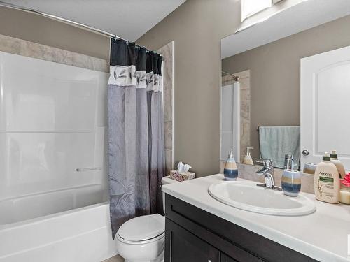 3371 Cutler Crescent, Edmonton, AB - Indoor Photo Showing Bathroom