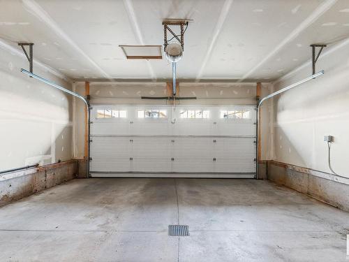 3371 Cutler Crescent, Edmonton, AB - Indoor Photo Showing Garage