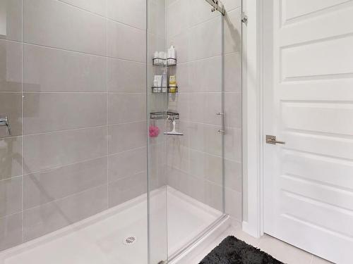 1516 Howes Pl, Edmonton, AB - Indoor Photo Showing Bathroom