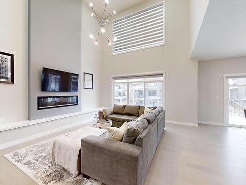 1516 Howes Pl, Edmonton, AB - Indoor Photo Showing Living Room