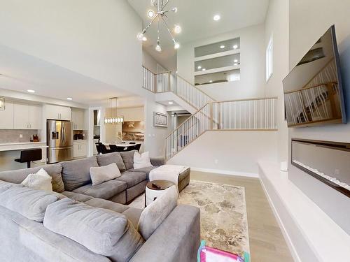 1516 Howes Pl, Edmonton, AB - Indoor Photo Showing Living Room