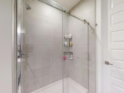 1516 Howes Pl, Edmonton, AB - Indoor Photo Showing Bathroom