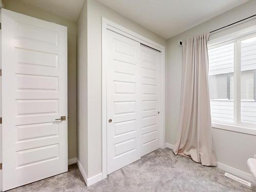 1516 Howes Pl, Edmonton, AB - Indoor Photo Showing Other Room