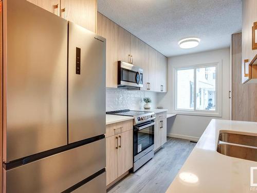 133 Primrose Gardens Gardens, Edmonton, AB - Indoor Photo Showing Kitchen With Upgraded Kitchen