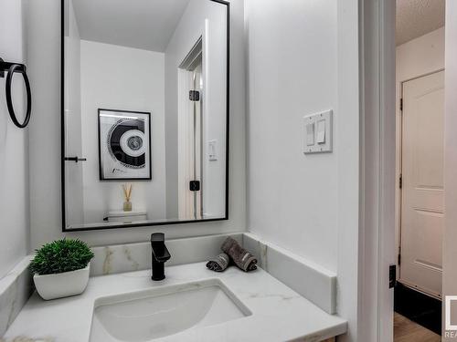 133 Primrose Gardens Gardens, Edmonton, AB - Indoor Photo Showing Bathroom