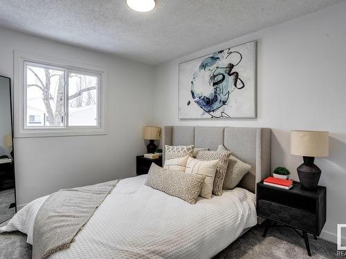 133 Primrose Gardens Gardens, Edmonton, AB - Indoor Photo Showing Bedroom