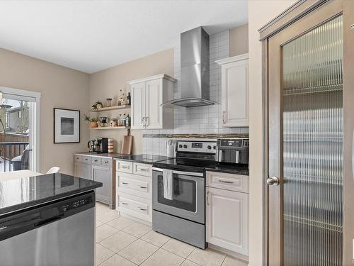 176 Henderson Link, Spruce Grove, AB - Indoor Photo Showing Kitchen