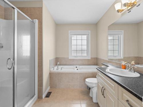 176 Henderson Link, Spruce Grove, AB - Indoor Photo Showing Bathroom