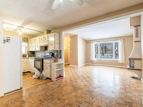 11131 130 Street, Edmonton, AB - Indoor Photo Showing Kitchen