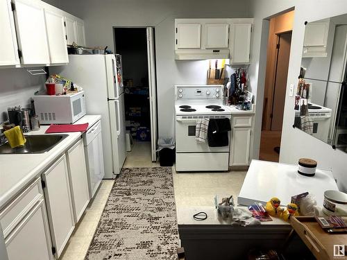 15043 26 Street, Edmonton, AB - Indoor Photo Showing Kitchen