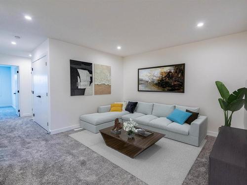 69 Penn Place, Spruce Grove, AB - Indoor Photo Showing Living Room