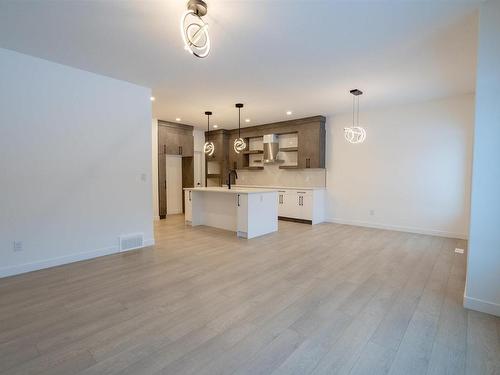 69 Penn Place, Spruce Grove, AB - Indoor Photo Showing Kitchen