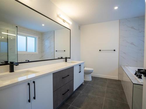 69 Penn Place, Spruce Grove, AB - Indoor Photo Showing Bathroom