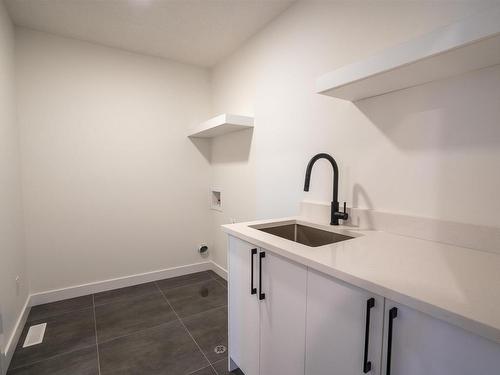 71 Penn Place, Spruce Grove, AB - Indoor Photo Showing Kitchen