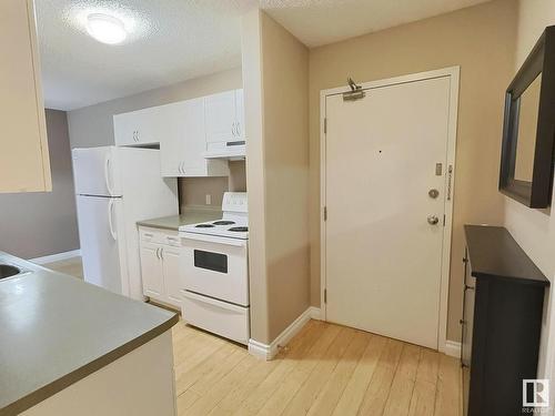 205 11446 40 Avenue, Edmonton, AB - Indoor Photo Showing Kitchen