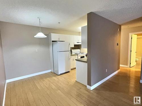 205 11446 40 Avenue, Edmonton, AB - Indoor Photo Showing Kitchen