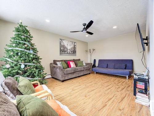 304 10635 80 Avenue, Edmonton, AB - Indoor Photo Showing Living Room