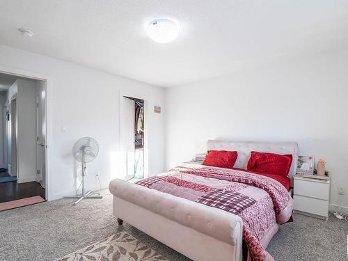 9201 Cooper Crescent, Edmonton, AB - Indoor Photo Showing Bedroom