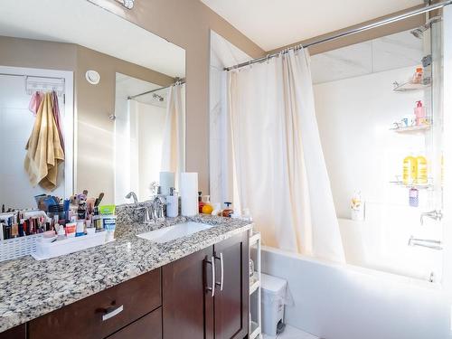 9201 Cooper Crescent, Edmonton, AB - Indoor Photo Showing Bathroom