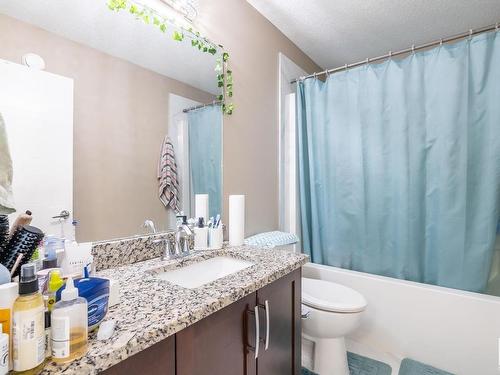 9201 Cooper Crescent, Edmonton, AB - Indoor Photo Showing Bathroom