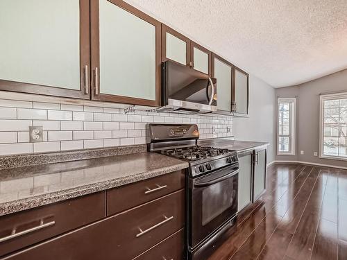 1817 Tomlinson Crescent Nw, Edmonton, AB - Indoor Photo Showing Kitchen