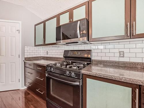 1817 Tomlinson Crescent Nw, Edmonton, AB - Indoor Photo Showing Kitchen