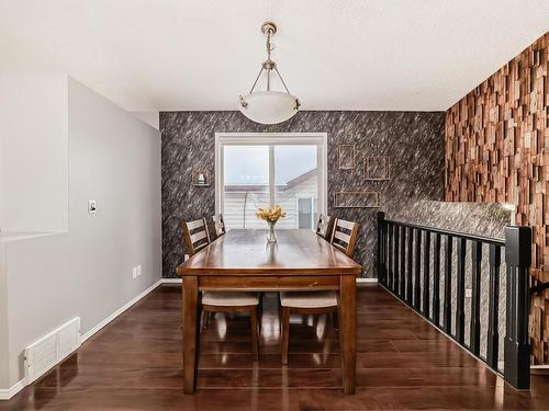 1817 Tomlinson Crescent Nw, Edmonton, AB - Indoor Photo Showing Dining Room