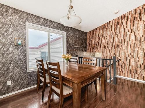 1817 Tomlinson Crescent Nw, Edmonton, AB - Indoor Photo Showing Dining Room