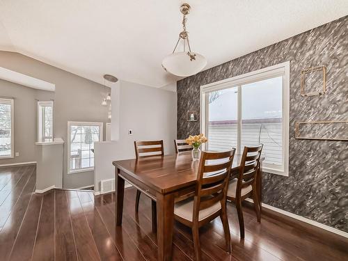 1817 Tomlinson Crescent Nw, Edmonton, AB - Indoor Photo Showing Dining Room