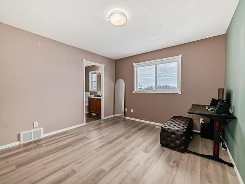 1817 Tomlinson Crescent Nw, Edmonton, AB - Indoor