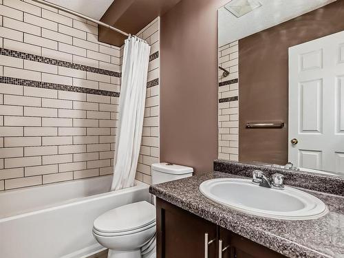 1817 Tomlinson Crescent Nw, Edmonton, AB - Indoor Photo Showing Bathroom