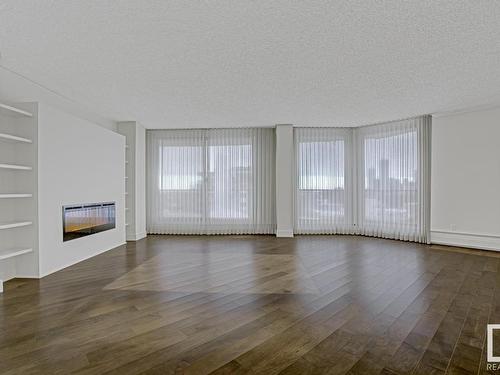 1701, 11710 100 Avenue, Edmonton, AB - Indoor Photo Showing Living Room